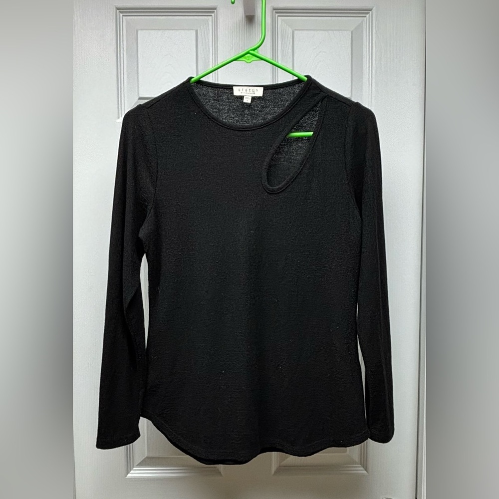 Status by Chenault Black Cutout Long Sleeve Top – Size S